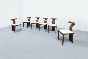 PRODUZIONE ITALIANA - Sei sedie con schienale in legno curvato  seduta imbottita rivestita in similpelle. Anni '50 cm 80x42x44