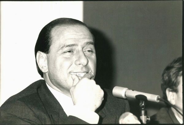 Vezio Sabatini : Silvio Berlusconi  - Asta W l'Italia! I protagonisti degli anni ruggenti | Cambi Time - Associazione Nazionale - Case d'Asta italiane