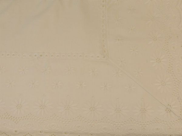 Parure matrimoniale in lino e cotone bianco  - Asta Arredi e Dipinti Antichi da una villa a Fiesole - Associazione Nazionale - Case d'Asta italiane