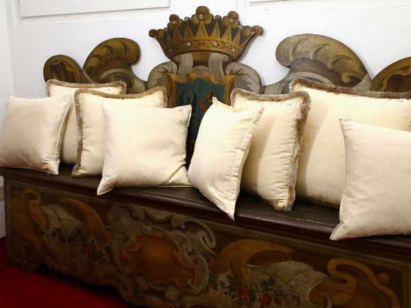 Miscellanea di otto cuscini  - Asta Arredi e Dipinti Antichi da una villa a Fiesole - Associazione Nazionale - Case d'Asta italiane