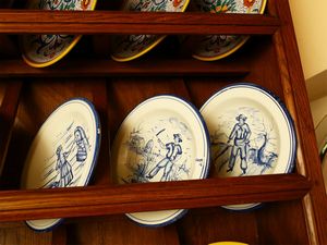 Serie di sei piatti in ceramica  - Asta Arredi e Dipinti Antichi da una villa a Fiesole - Associazione Nazionale - Case d'Asta italiane