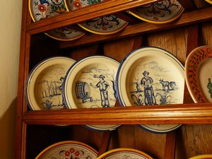 Serie di sei piatti in ceramica  - Asta Arredi e Dipinti Antichi da una villa a Fiesole - Associazione Nazionale - Case d'Asta italiane