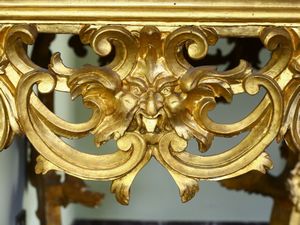 Importante console in legno intagliato e dorato  - Asta Arredi e Dipinti Antichi da una villa a Fiesole - Associazione Nazionale - Case d'Asta italiane