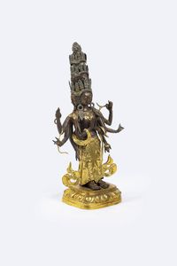 STATUA : Figura di Ekadasamukha-Avalokitesvara in bronzo dorato  Tibet  XVIII secolo. h cm 36  - Asta Asta 197 Arte orientale - Associazione Nazionale - Case d'Asta italiane
