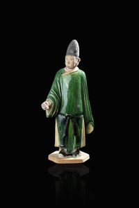 FIGURA DI DIGNITARIO - Figura di Dignitario in terracotta smaltata  Cina  dinastia Ming  XVII secolo. h cm 31x14