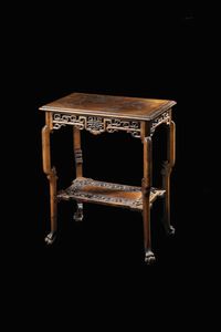 TAVOLINO IN LEGNO - Tavolino in legno  Cina  XX secolo h cm 73x60x40