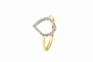 ANELLO - Peso gr 3 0 Misura 14 in oro giallo  sommità geometrica in oro bianco con diamanti taglio brillante per totali  [..]