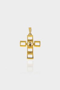 CIONDOLO - Peso gr 3 4 in oro in giallo a forma di croce con diamante taglio 8/8 di ct 0 01