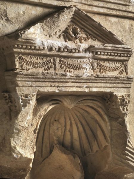 MONUMENTALE ARA  - Asta Archeologia - Associazione Nazionale - Case d'Asta italiane