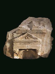 MONUMENTALE ARA  - Asta Archeologia - Associazione Nazionale - Case d'Asta italiane
