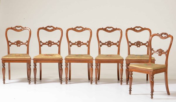 Sei sedie in legno intagliato con schienale a giorno, XIX secolo  - Asta Una Propriet Lombarda | Cambi Time - Associazione Nazionale - Case d'Asta italiane