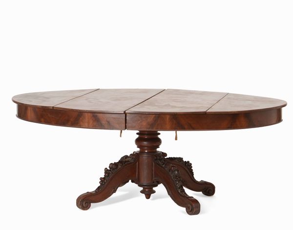 Grande tavolo ovale allungabile, XIX secolo  - Asta Una Propriet Lombarda | Cambi Time - Associazione Nazionale - Case d'Asta italiane