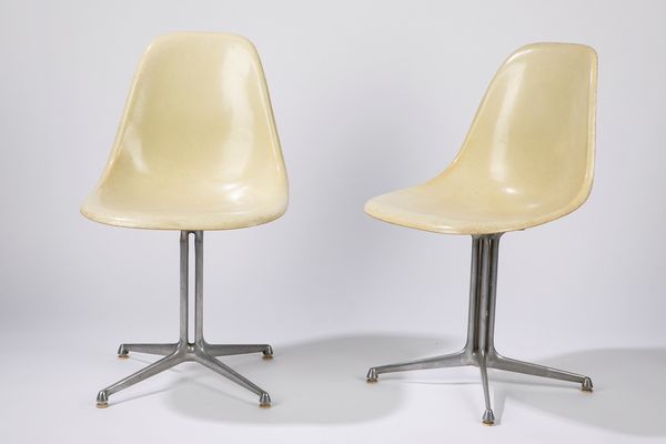 ,Charles & Ray Eames : Sei sedie modello La Fonda  - Asta Design e Arti Decorative - Associazione Nazionale - Case d'Asta italiane
