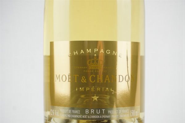 Moët & Chandon Imperial Golden Night Luminous Collection  - Asta Asta a tempo | Smart Wine - Associazione Nazionale - Case d'Asta italiane