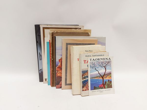 Lotto di libri su Taormina  - Asta La Sicilia nelle Collezioni di Casa d'Agata a Taormina: la Biblioteca - Associazione Nazionale - Case d'Asta italiane