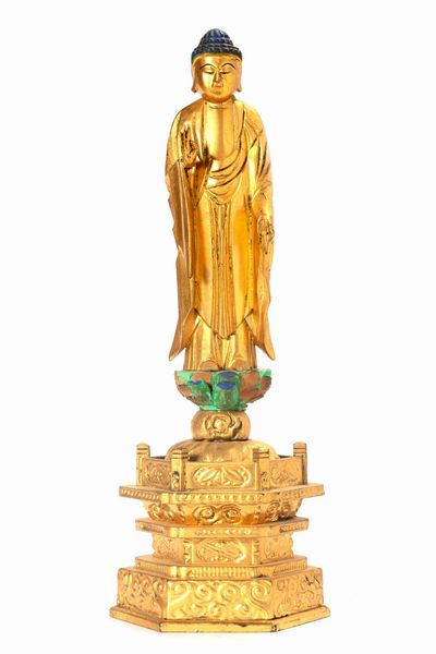 Buddha in legno dorato su fiore di loto, Giappone inizi secolo XX  - Asta Arte Orientale - Associazione Nazionale - Case d'Asta italiane