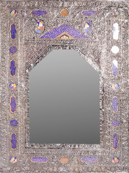 Specchio con lamina d'argento finemente sbalzato, Persia secoli XIX - XX  - Asta Arte Orientale - Associazione Nazionale - Case d'Asta italiane