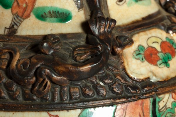 Vaso in ceramica policroma, Cina XIX secolo  - Asta Arte Orientale - Associazione Nazionale - Case d'Asta italiane