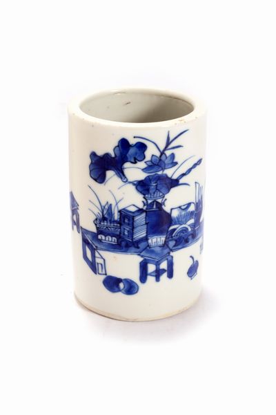 Bitong in porcellana bianca e blu, Cina dinastia Qing  - Asta Arte Orientale - Associazione Nazionale - Case d'Asta italiane