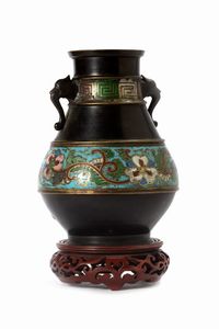 Vaso in bronzo e smalti cloisonn, Giappone periodo Meiji  - Asta Arte Orientale - Associazione Nazionale - Case d'Asta italiane