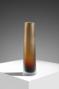 DE SANTILLANA LAURA  (1955 - 2019) - Vaso sommerso nei colori ambra sfumato al verde, superficie opacizzata a nastro, per Arcade