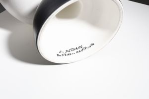 SOTTSASS ETTORE (1917 - 2007) : Vaso serie bianco/nero per Bitossi Montelupo  - Asta Asta 351 | Design - Associazione Nazionale - Case d'Asta italiane