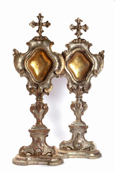 Coppia di porta reliquie in legno laccato e dorato a mecca, secolo XVIII  - Asta Incanti d'Arte - Associazione Nazionale - Case d'Asta italiane