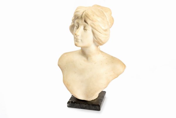 Scultura in marmo raffigurante busto di giovane donna, inizi secolo XX  - Asta Incanti d'Arte - Associazione Nazionale - Case d'Asta italiane