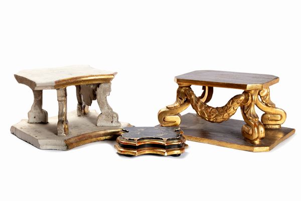 Tre basi in legno dorato e a mecca, secolo XVIII  - Asta Incanti d'Arte - Associazione Nazionale - Case d'Asta italiane