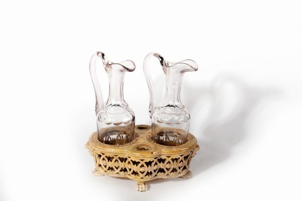 Oliera in ceramica con bottiglie in cristallo  - Asta Incanti d'Arte - Associazione Nazionale - Case d'Asta italiane