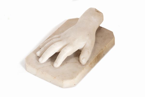 Fermacarte in marmo a forma di mano, fine secolo XIX  - Asta Incanti d'Arte - Associazione Nazionale - Case d'Asta italiane