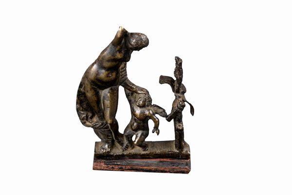 Piccola scultura in bronzo raffigurante Venere e Cupido, fine secolo XVI - inizi secolo XVII  - Asta Incanti d'Arte - Associazione Nazionale - Case d'Asta italiane