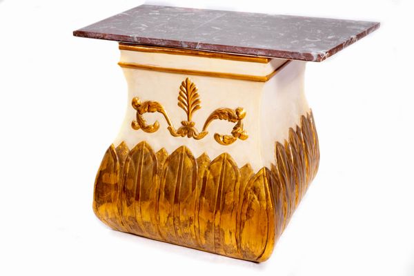 Base in legno laccato e dorato, con decorazione a palmette, secolo XIX  - Asta Incanti d'Arte - Associazione Nazionale - Case d'Asta italiane