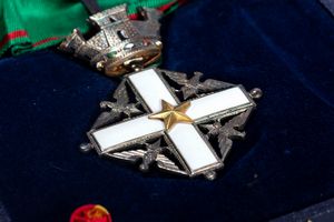Due medaglie di Cavaliere al Merito della Repubblica Italiana, secolo XX  - Asta Incanti d'Arte - Associazione Nazionale - Case d'Asta italiane