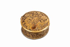 Antica scatolina circolare in bronzo finemente incisa con motivi vegetali e leprotto  - Asta Incanti d'Arte - Associazione Nazionale - Case d'Asta italiane