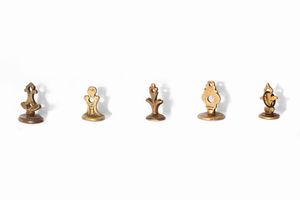 Lotto composto da cinque sigilli a pendente in bronzo, con stemmi nobiliari, secolo XVIII  - Asta Incanti d'Arte - Associazione Nazionale - Case d'Asta italiane