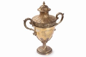 Coppa biansata in argento dorato, Londra Giorgio III, 1811  - Asta Incanti d'Arte - Associazione Nazionale - Case d'Asta italiane