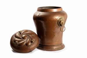Antico vaso in rame con coperchio  - Asta Incanti d'Arte - Associazione Nazionale - Case d'Asta italiane