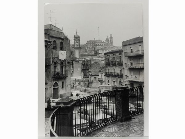 ,Nicola Scafidi : Caltagirone Panorama, 1970  - Asta Immagini di Sicilia dallo Studio d'Agata ed altre collezioni - Associazione Nazionale - Case d'Asta italiane