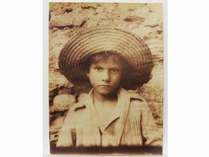 ,Gaetano D'Agata - Bimbo con cappello di paglia, 1920 circa