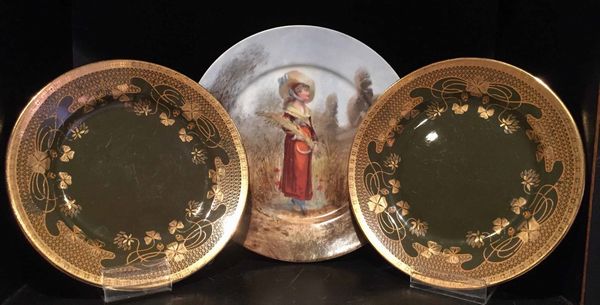 Tre piatti decorati, XIX-XX secolo  - Asta Antiquariato Febbraio | Cambi Time - Associazione Nazionale - Case d'Asta italiane