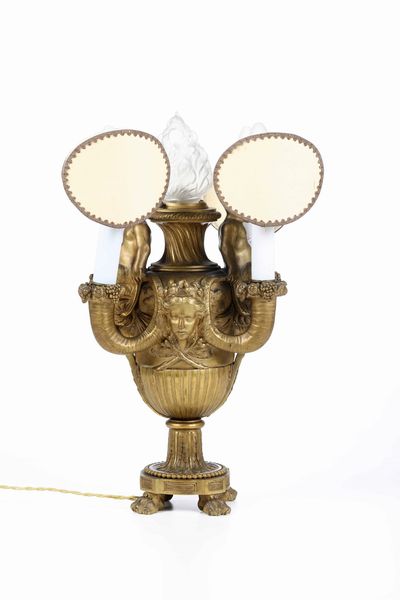 Lampada da tavolo in bronzo dorato. XIX secolo  - Asta Antiquariato Febbraio | Cambi Time - Associazione Nazionale - Case d'Asta italiane
