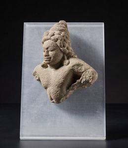 Arte Sud-Est Asiatico - Frammento in pietra Cambogia, Khmer, pre Angkor VII/VIII secolo