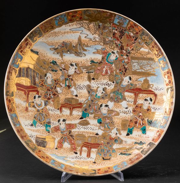 Piatto in porcellana con bambini che giocano, Giappone, periodo Meiji (1868-1912)  - Asta Arte Orientale | Cambi Time - Associazione Nazionale - Case d'Asta italiane