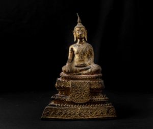 Figura di Buddha Sakyamuni in bronzo con tracce di doratura, Thailandia, XIX secolo  - Asta Arte Orientale | Cambi Time - Associazione Nazionale - Case d'Asta italiane