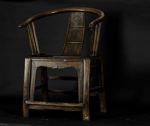 Coppia di sedie in legno con schienale intagliato, Cina, Dinastia Qing, XIX secolo  - Asta Arte Orientale | Cambi Time - Associazione Nazionale - Case d'Asta italiane