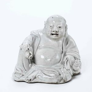 Figura di Budai in porcellana Blanc de Chine, Cina, Dinastia Qing, XIX secolo  - Asta Arte Orientale | Cambi Time - Associazione Nazionale - Case d'Asta italiane
