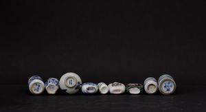 Lotto composto da nove snuff bottles in porcellana, Cina, XX secolo  - Asta Arte Orientale | Cambi Time - Associazione Nazionale - Case d'Asta italiane