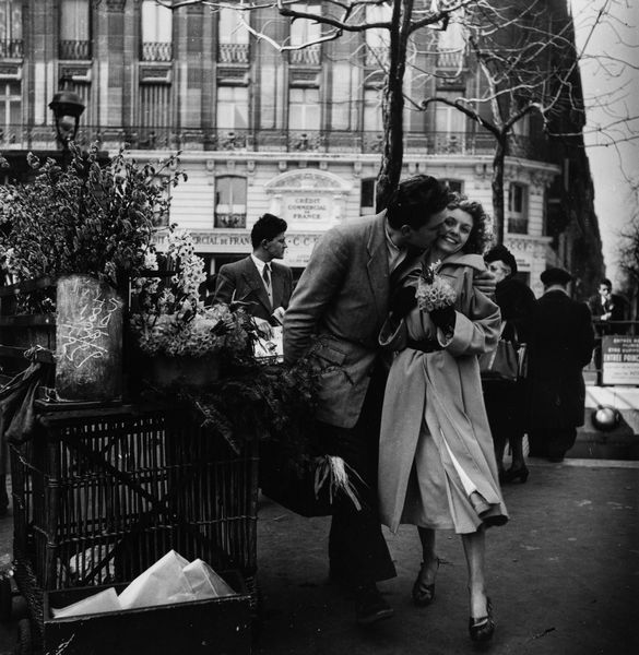 ,Robert Doisneau : Les Amoureux aux Poireaux  - Asta Fotografia - Associazione Nazionale - Case d'Asta italiane