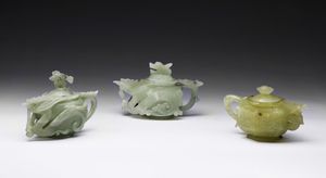 Arte Cinese - Gruppo di tre teiere in giada verdeCina, XX secolo